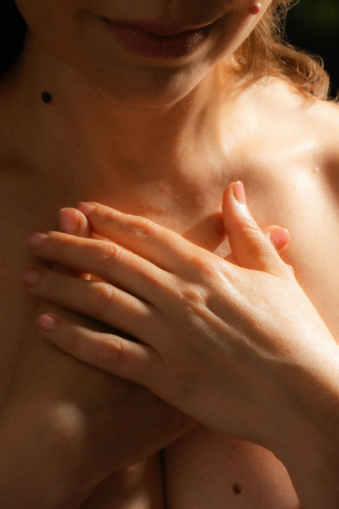 Peau et santé mentale : quand prendre soin de sa peau apaise l'esprit